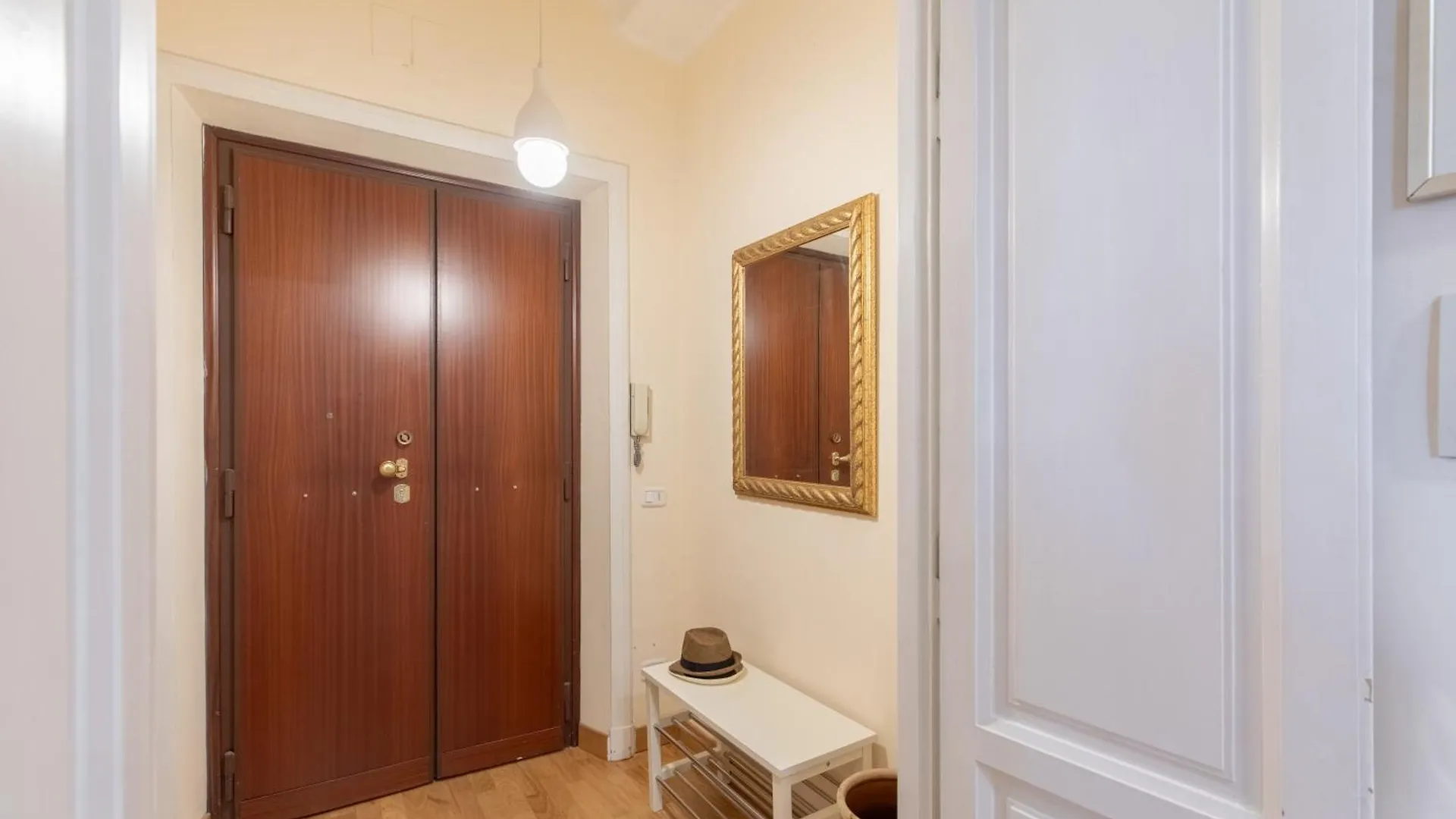 רומא Iflat Bright & Comfy 2-Bedroom Apt Near Vatican איטליה